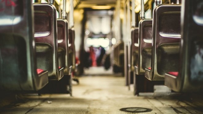 První autobus bez řidiče: Už jezdí po silnicích ve Švýcarsku | EuroZprávy.cz – Aktuální události z domova i ze světa