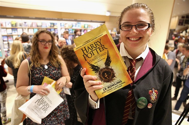 ANKETA: Patří do povinné četby Harry Potter? Děti čtou klasiky s nelibostí